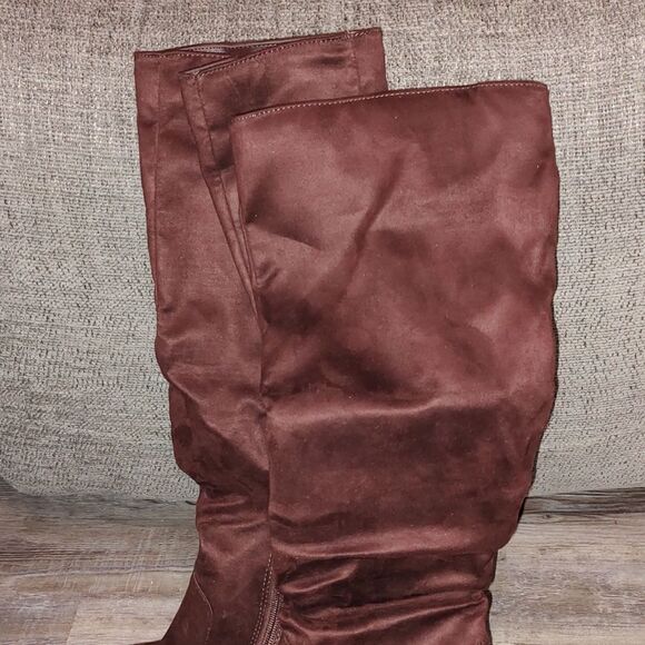 Brown Suede   Knee High Heeled boots  Sz 9 NWOT - Picture 3 of 7